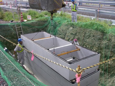 012.JPG